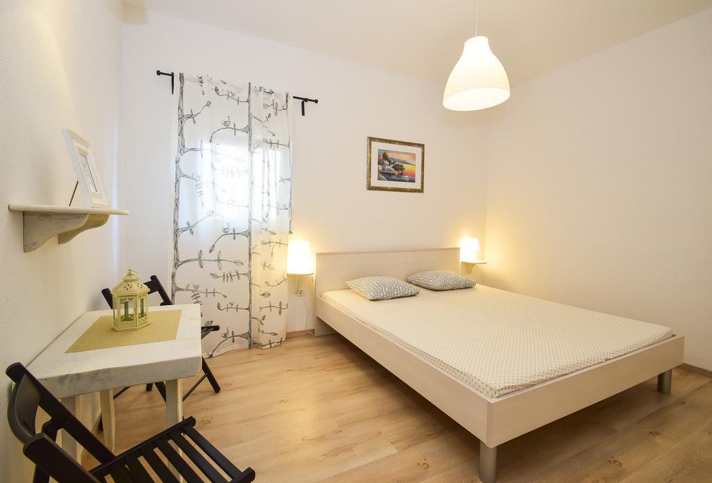 Amadrian Apartments シベニク エクステリア 写真