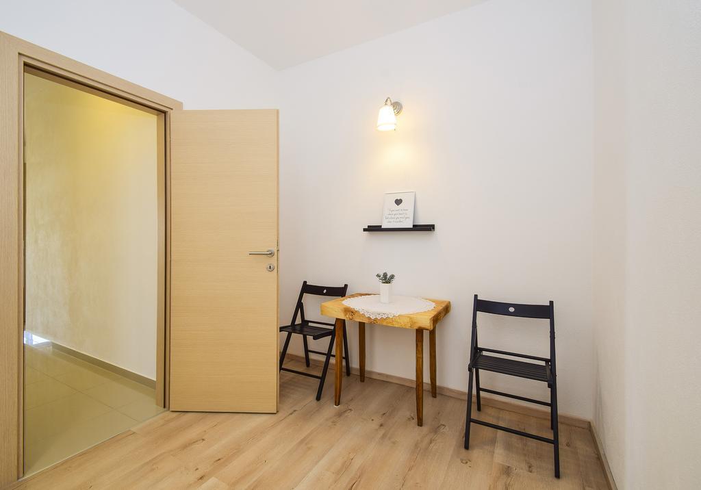 Amadrian Apartments シベニク エクステリア 写真